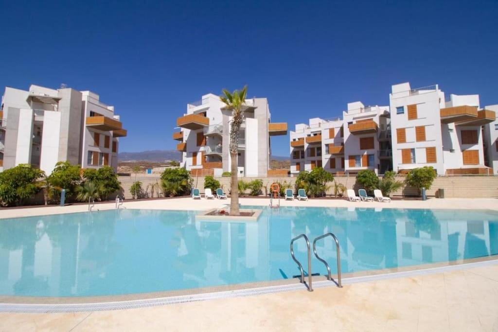 El Medano Beachfront Triplex Penthouse With Pool, Rooftop, Sea View Eksteriør billede