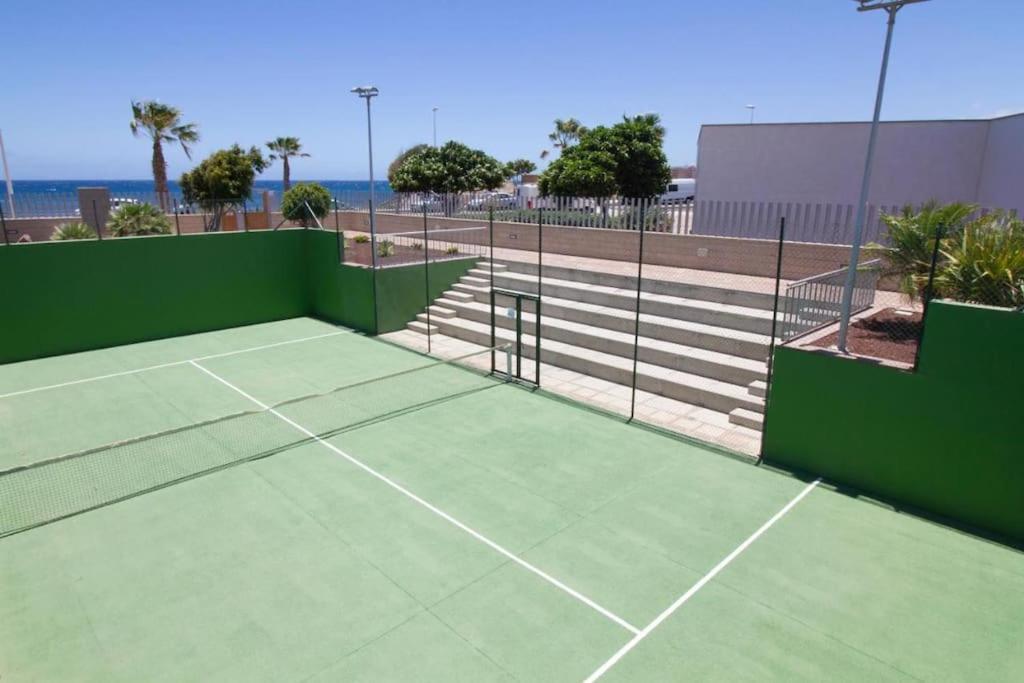 El Medano Beachfront Triplex Penthouse With Pool, Rooftop, Sea View Eksteriør billede