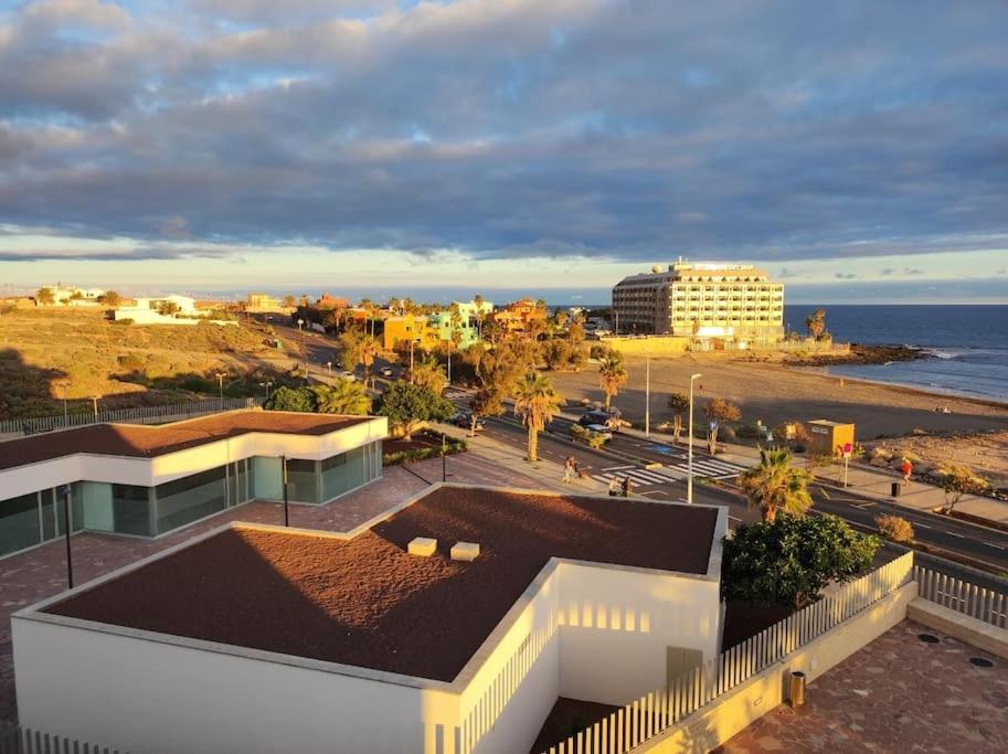 El Medano Beachfront Triplex Penthouse With Pool, Rooftop, Sea View Eksteriør billede